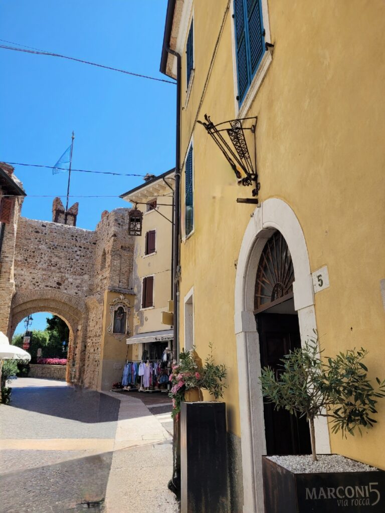 Sorpresa Lago Di Garda Zapatilla Y Manta